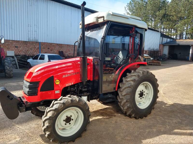 TRATOR YANMAR 1175 - FRUTEIRO/COMPACTO -4X4 - ANO 2013 